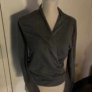 🌲🌲🌲DONATED🌲🌲🌲GRAY CLASSY TOP